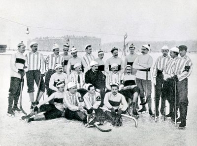 Eishockeymannschaft in St. Petersburg, 1900er Jahre von Karl Karlovich Bulla